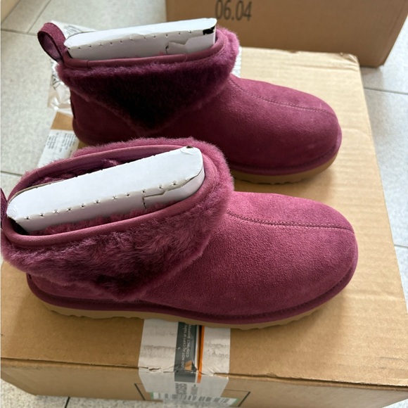 UGG Shoes - UGG Ultra Snugscape Mini Boots